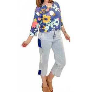 NEW TRU LUXE notched neck floral print top in periwinkle blue